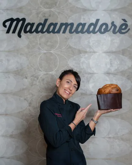 Vanna Scattolini al lavoro nella pasticceria